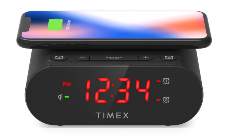 Будильник Timex с беспроводной зарядкой 